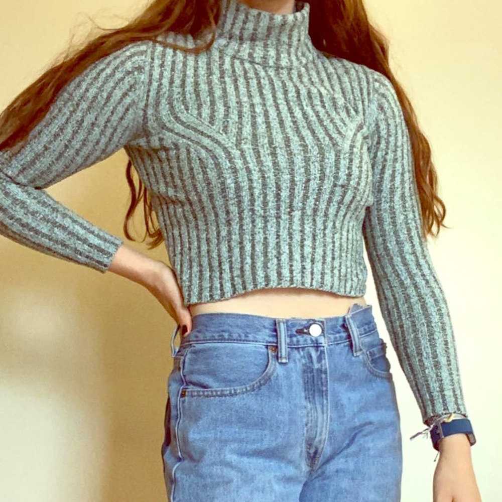 ANT!PODIUM Green Turtleneck Sweater
